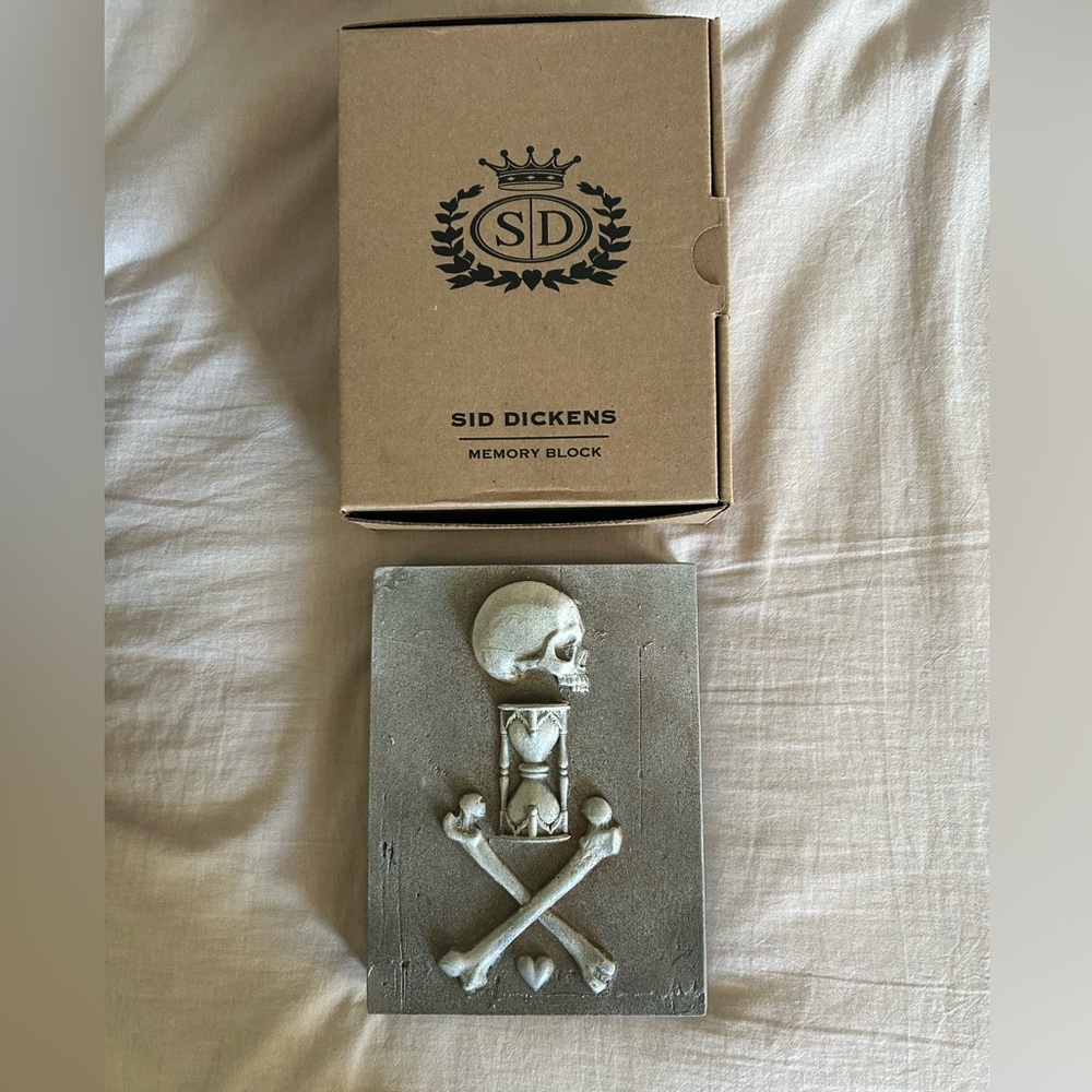 NIB Sid Dickens Skull 2023 Gallery Tile